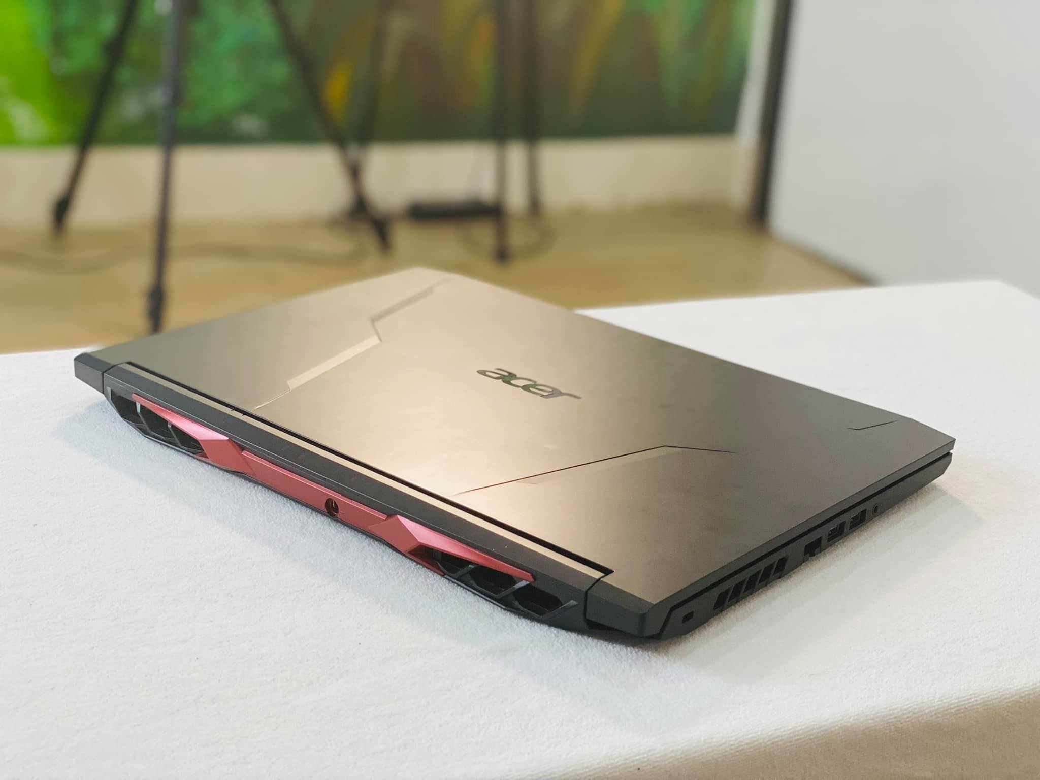 Laptop Acer Nitro Gaming AN515 45 R0B6 R7-3.jpeg